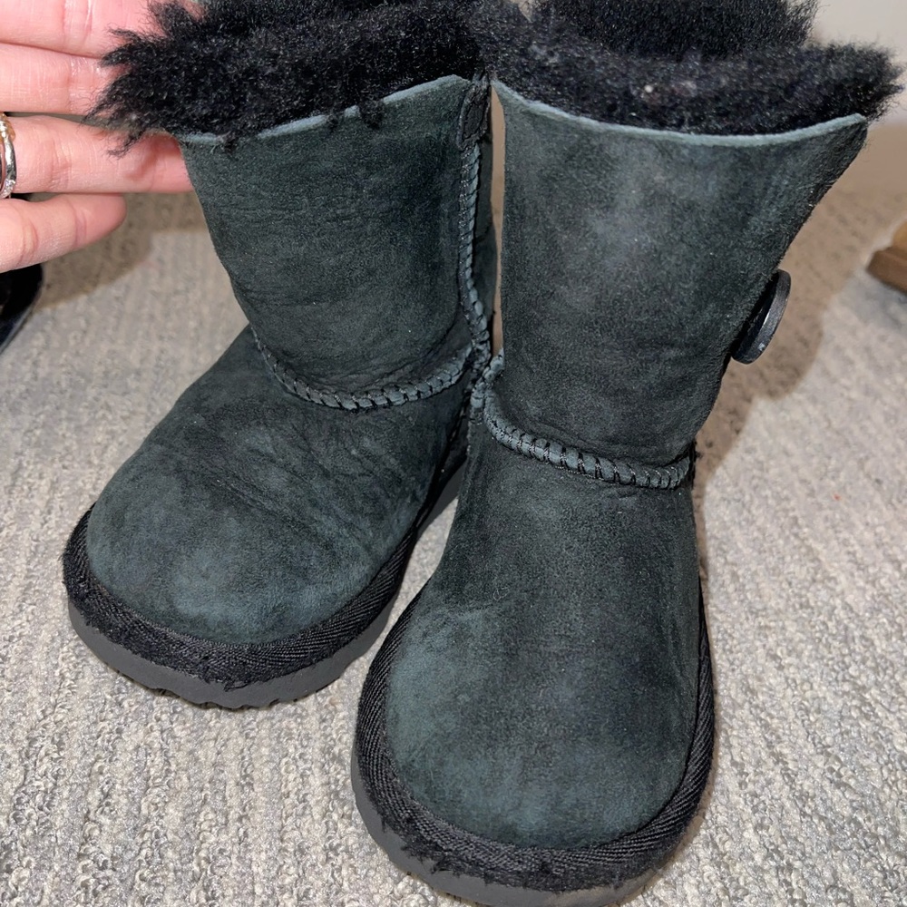 Black toddler UGG Boots